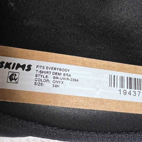 SKIMS Fits Everybody T-Shirt Demi Bra Onyx Black Size 34H BR-UWR-2294 NEW - Picture 10 of 13